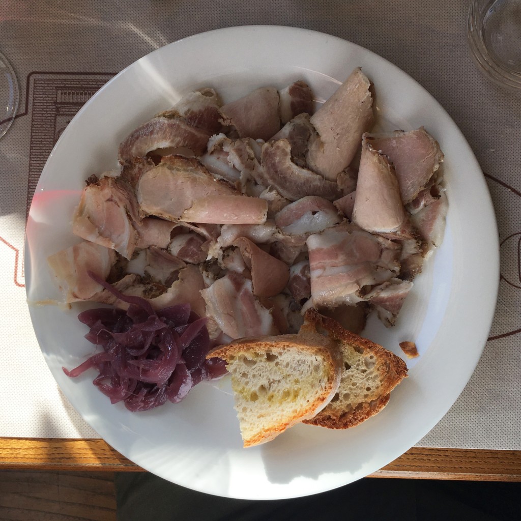 The Meat Project - Pork - Schwein - Porchetta toscana con cipolla di tropea al chianti.