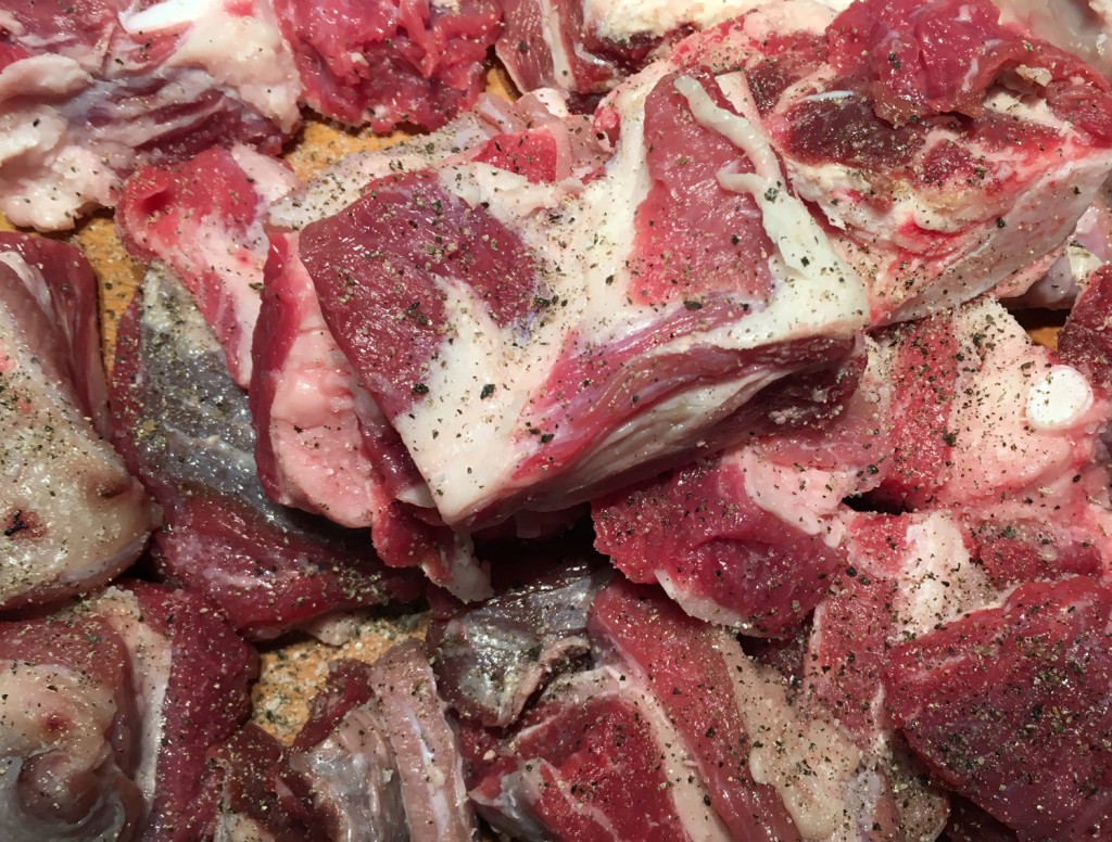 The Meat Project - beef - Rind - Braised Beef Short Ribs with Gremolata. Geschmortes Beinfleisch mit Gremolata - Alice Waters